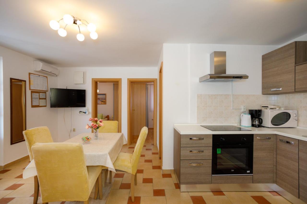Apartmani Bakran Krk Town Eksteriør billede