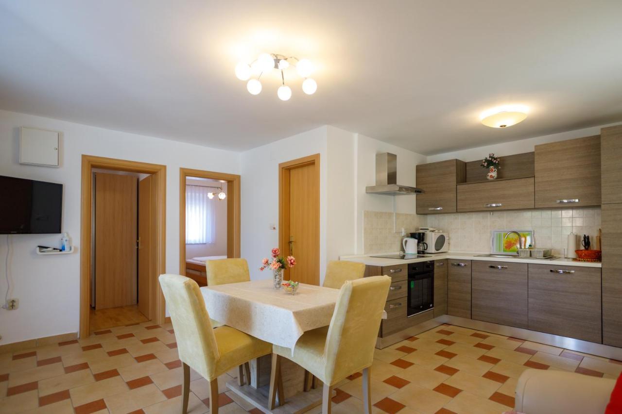 Apartmani Bakran Krk Town Eksteriør billede